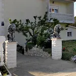 Family Friendly House With A Swimming Pool Kostanje, Omis - 14176 * Kostanje