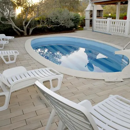 Family Friendly House With A Swimming Pool Kostanje, Omis - 14176 Дом отдыха *