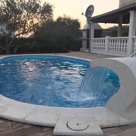 Family Friendly House With A Swimming Pool Kostanje, Omis - 14176 Дом отдыха *